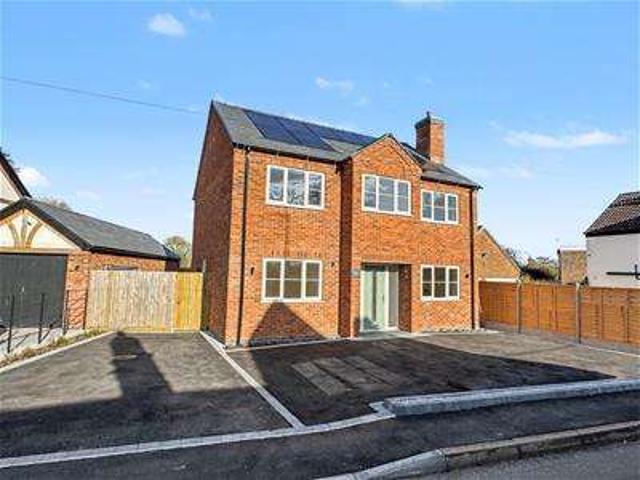 4 Bedroom Detached House