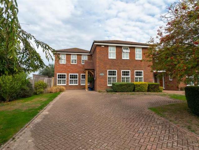 4 Bedroom Detached House