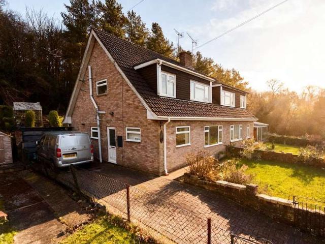 4 Bedroom Detached House
