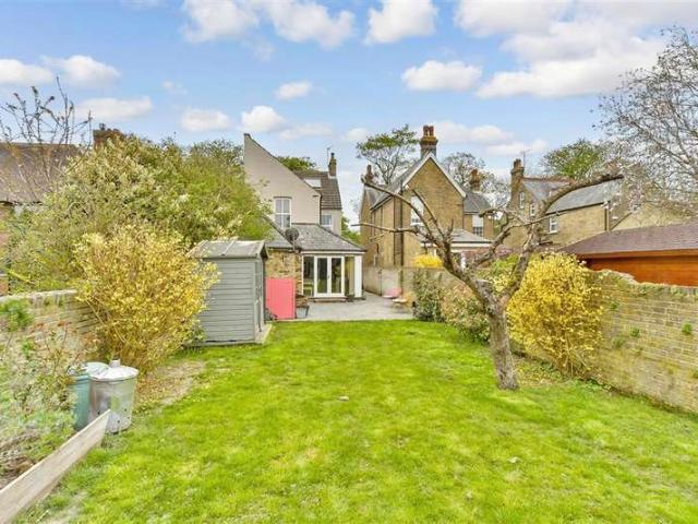 4 Bedroom Detached House