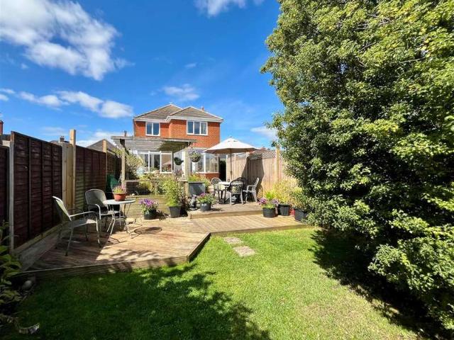 4 Bedroom Detached House