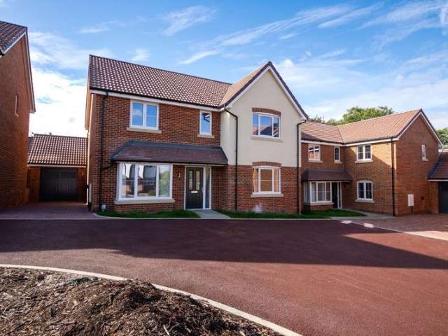 4 Bedroom Detached House