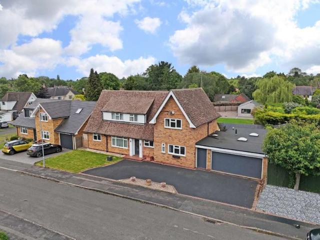 4 Bedroom Detached House