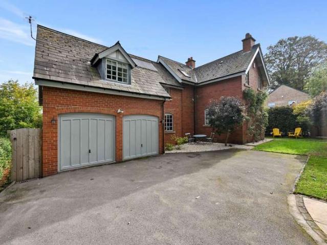 4 Bedroom Detached House