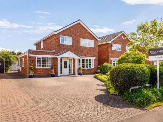 4 Bedroom Detached House