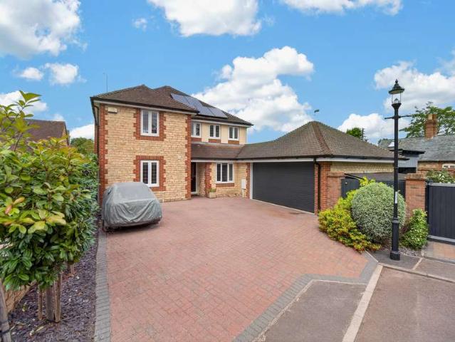 4 Bedroom Detached House