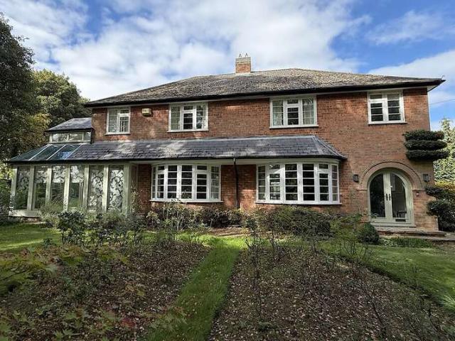 4 Bedroom Detached House