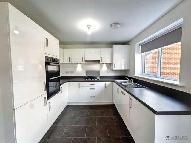 4 Bedroom Detached House