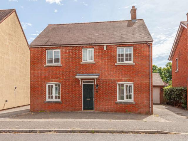 4 Bedroom Detached House