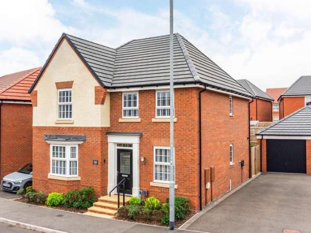 4 Bedroom Detached House