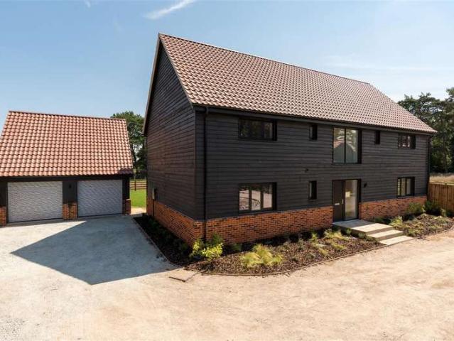 4 Bedroom Detached House