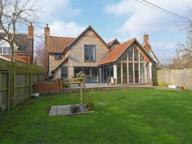 4 Bedroom Detached House