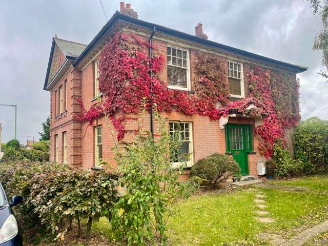 4 Bedroom Detached House