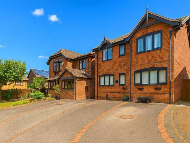 4 Bedroom Detached House
