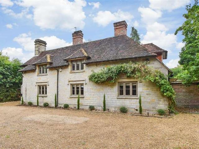 4 Bedroom Detached House