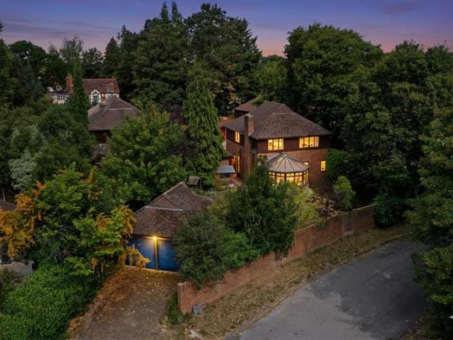 4 Bedroom Detached House