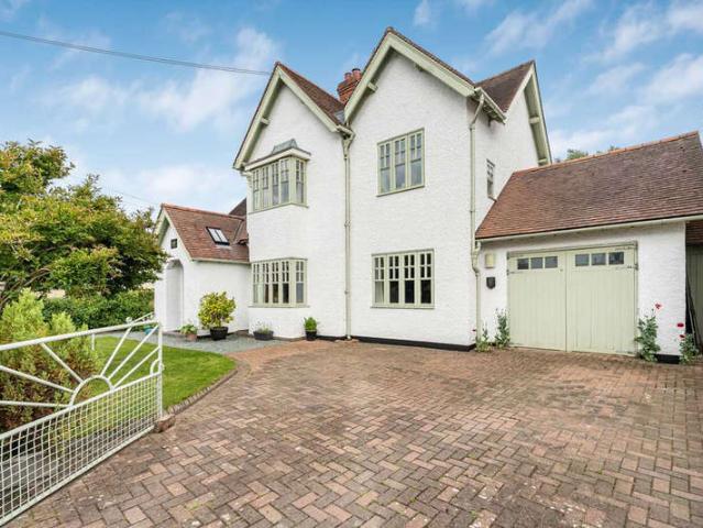 4 Bedroom Detached House