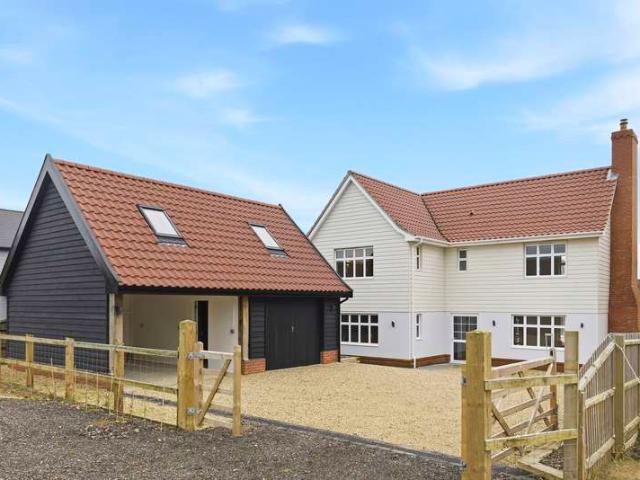 4 Bedroom Detached House