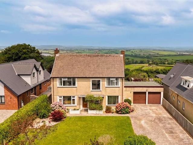 4 Bedroom Detached House