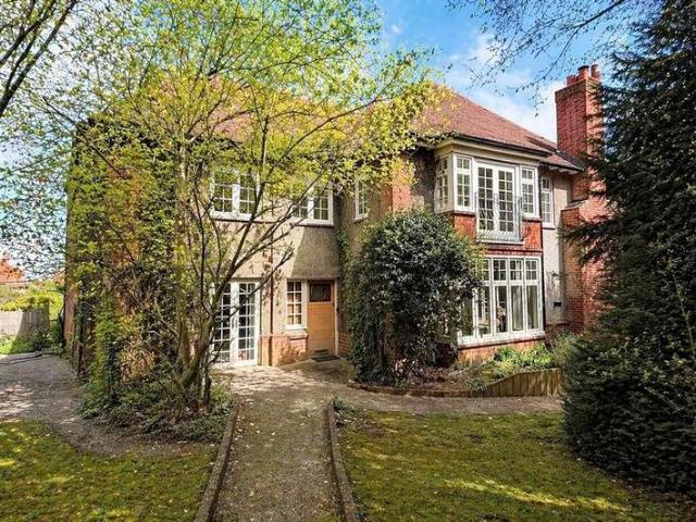 4 Bedroom Detached House