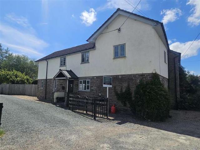 4 Bedroom Detached House