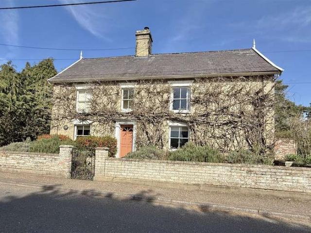 4 Bedroom Detached House