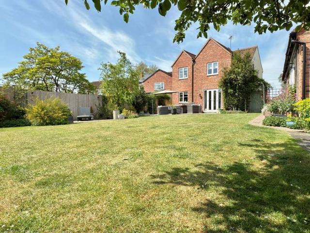 4 Bedroom Detached House