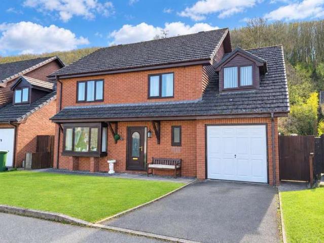 4 Bedroom Detached House