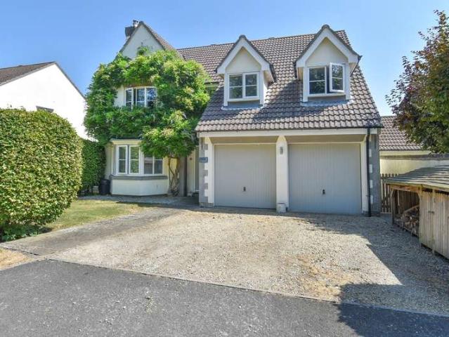 4 Bedroom Detached House