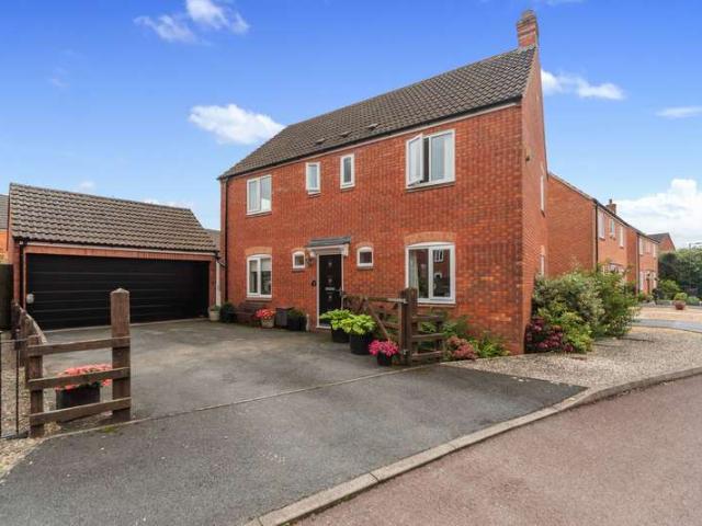 4 Bedroom Detached House