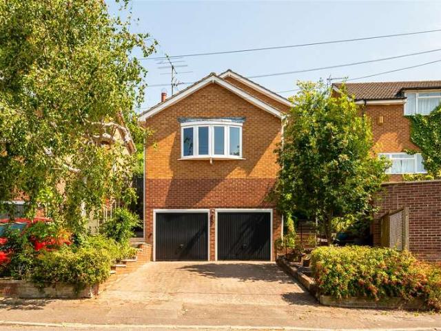4 Bedroom Detached House