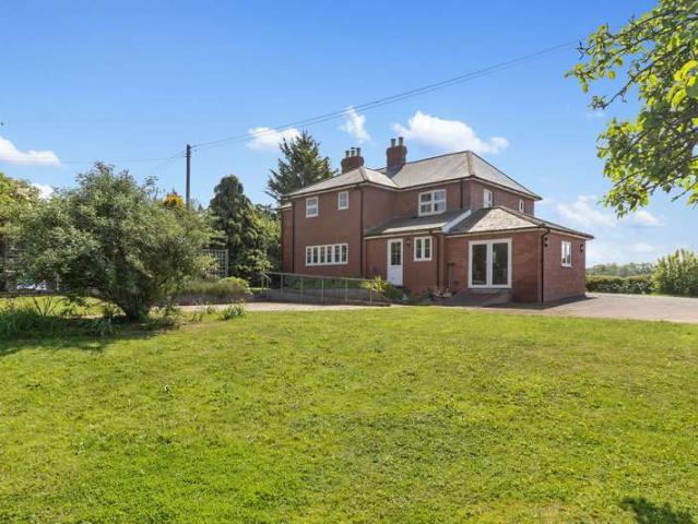 4 Bedroom Detached House