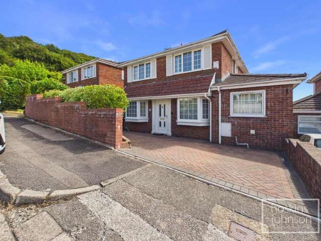 4 Bedroom Detached House