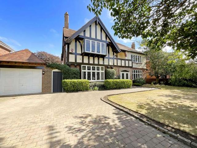 4 Bedroom Detached House