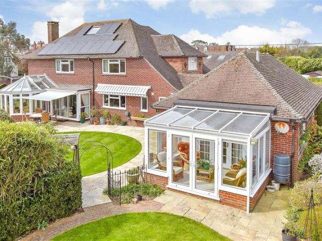 4 Bedroom Detached House