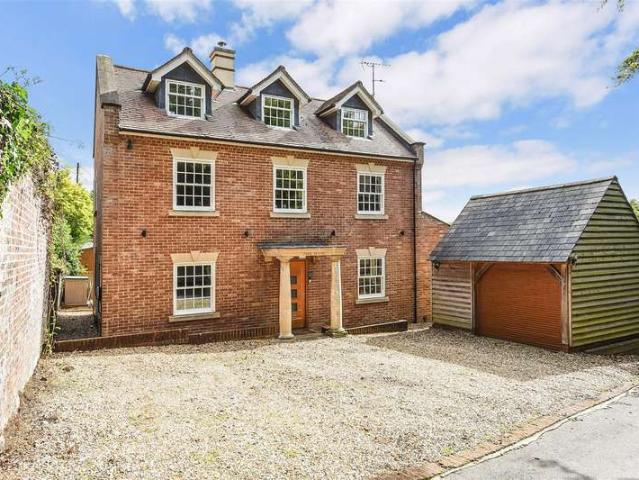 4 Bedroom Detached House