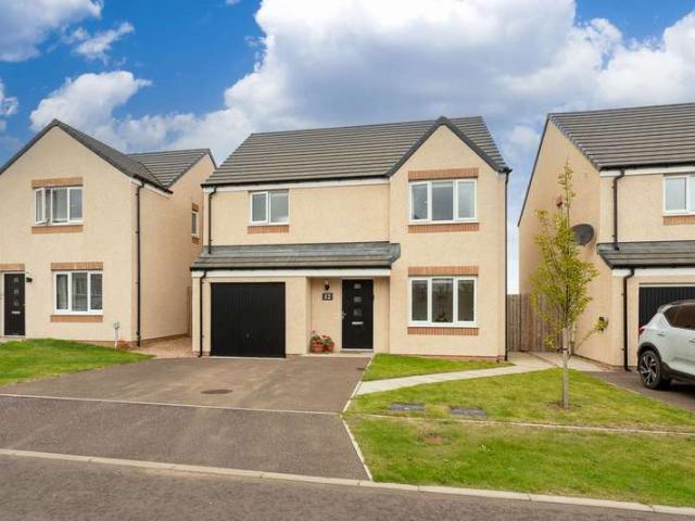 4 Bedroom Detached House