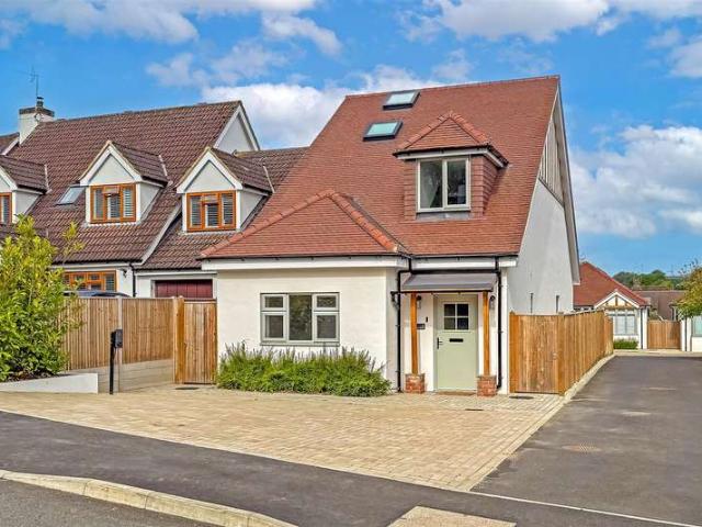 4 Bedroom Detached House