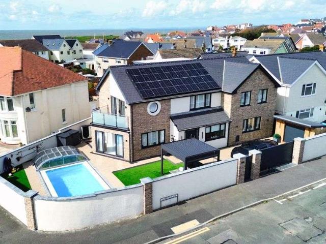 4 Bedroom Detached House