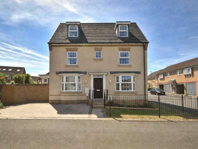 4 Bedroom Detached House