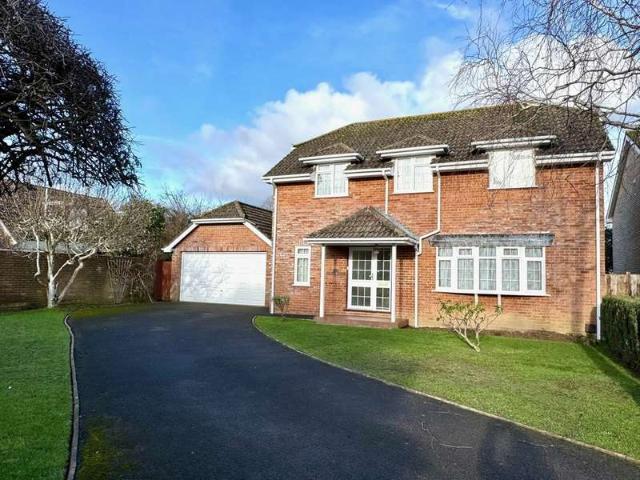 4 Bedroom Detached House