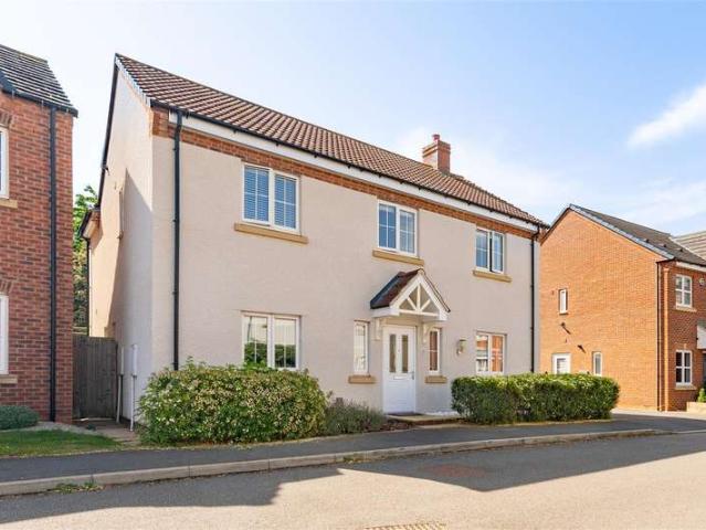 4 Bedroom Detached House