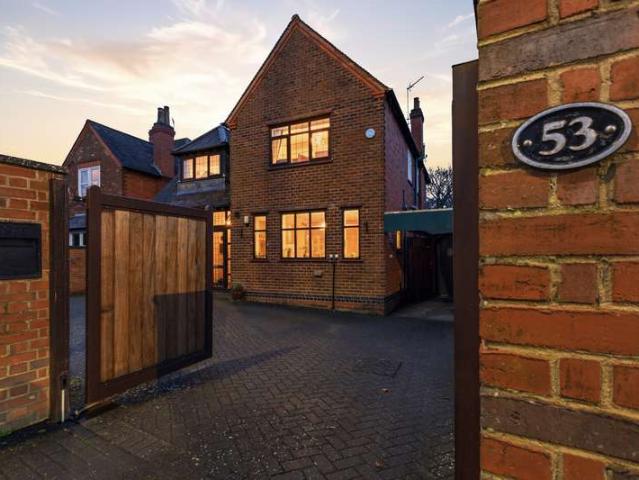 4 Bedroom Detached House