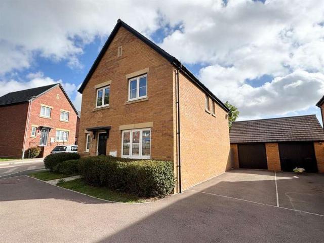 4 Bedroom Detached House