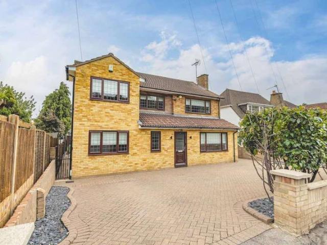 4 Bedroom Detached House