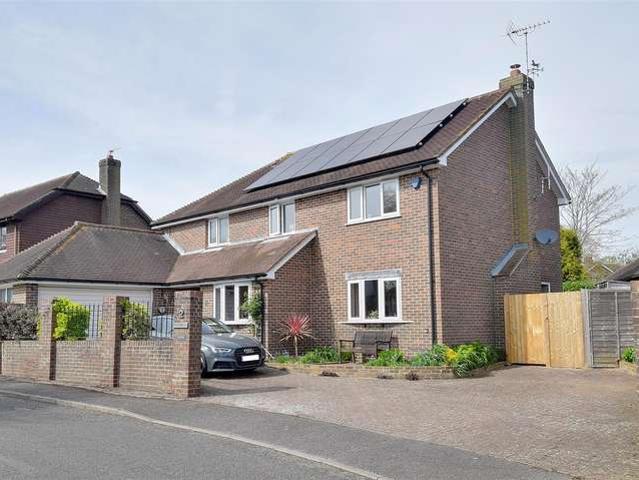 4 Bedroom Detached House