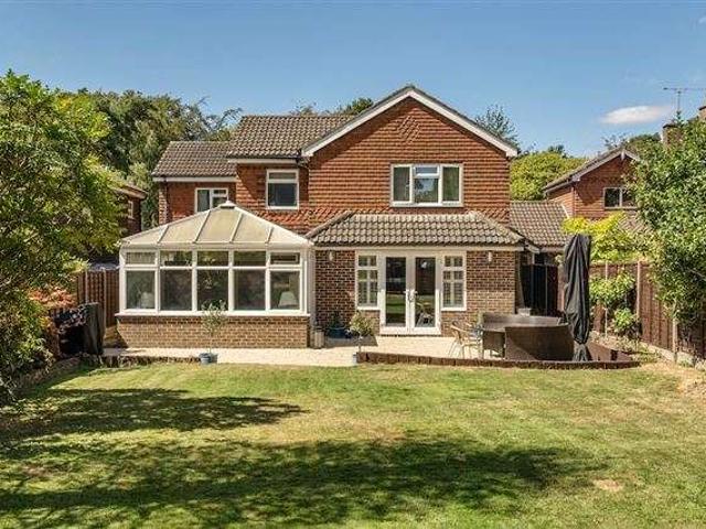 4 Bedroom Detached House