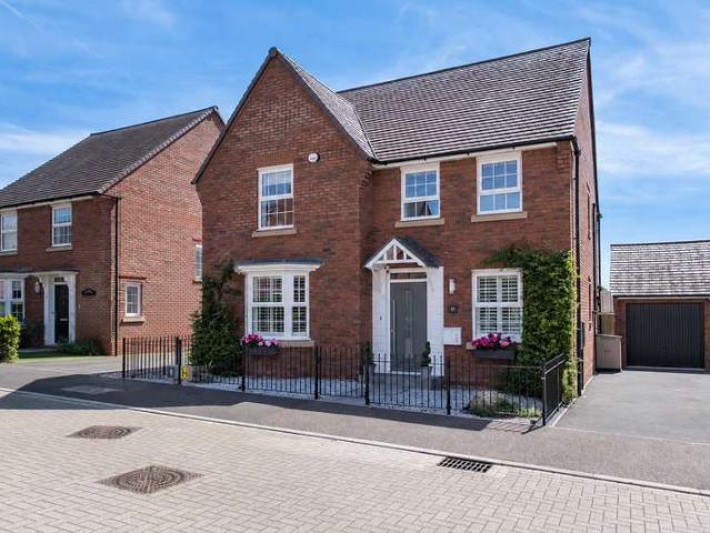 4 Bedroom Detached House