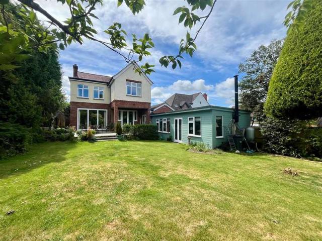 4 Bedroom Detached House