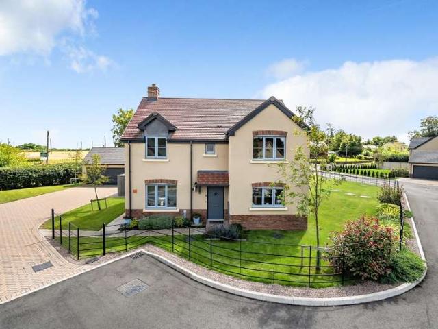 4 Bedroom Detached House